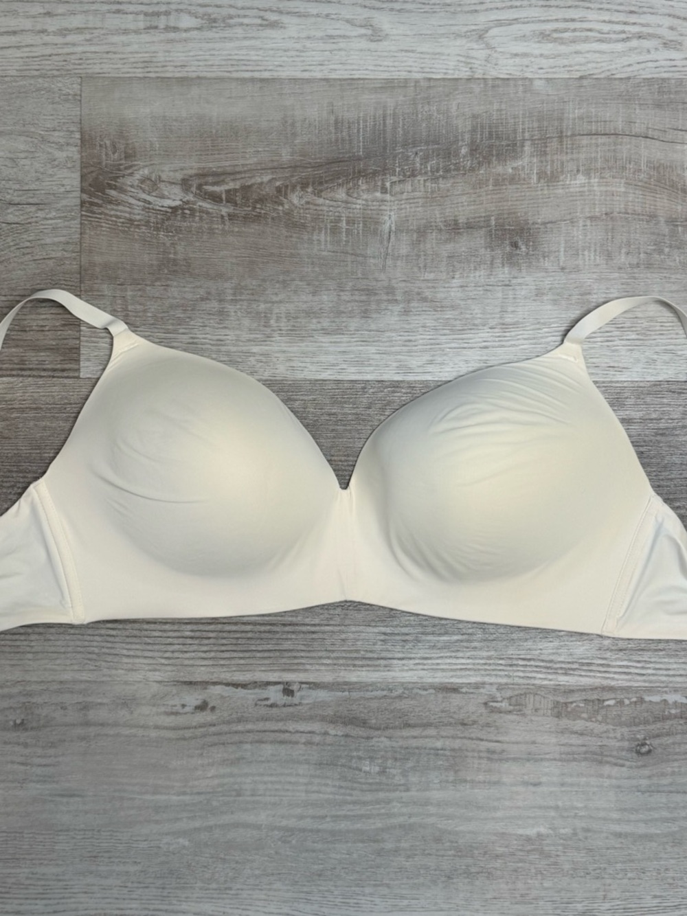Secret Treasures Intimates STY04 Seamless Wire-free Convertible Bra 38DDD